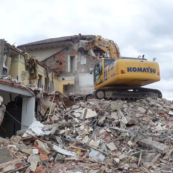 Terrassement-Assainissement-Demolition-Amenagement-Paysager-Marmande-Casteljaloux-Miramont-FC3M-Demolition-edit Terrassement Assainissement Demolition Amenagement Paysager Marmande Casteljaloux Miramont - FC3M - Demolition